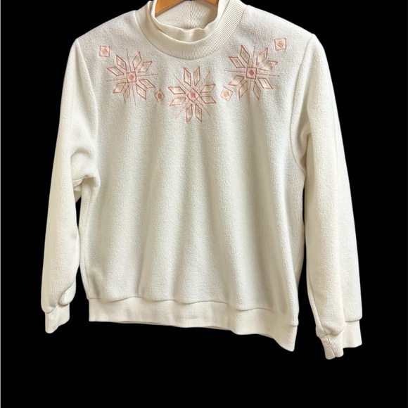 Alia Sweaters - Granny Alia Cream Sweater with Pink Embroidery